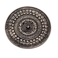 The ornamented disc is the lid of a trinket box found  at Belleshøj Mark. | MUSEUMS KOPI SMYKKER
